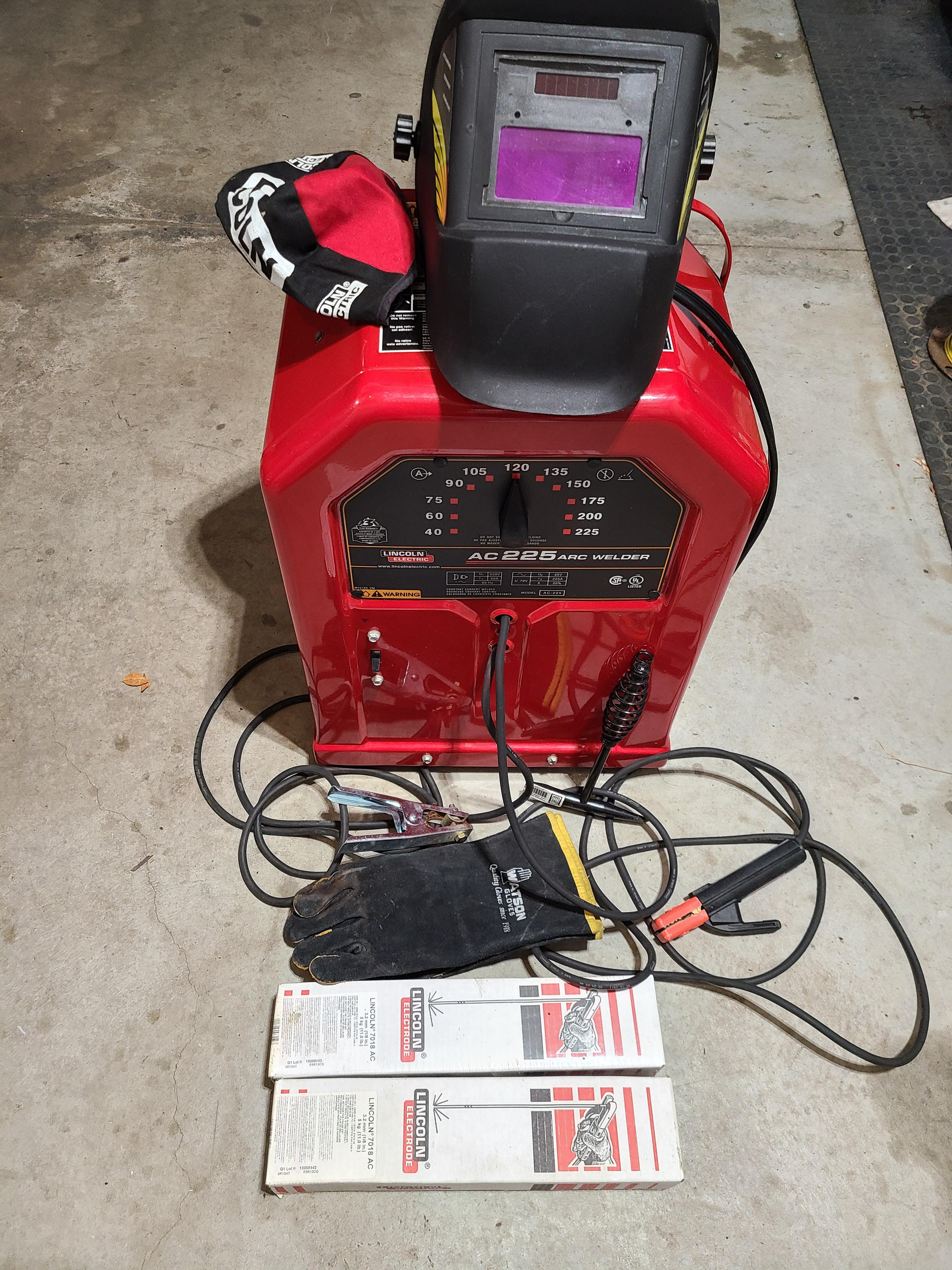 Photo of Lincoln AC225 arc welder c/w extras. Like new condition 