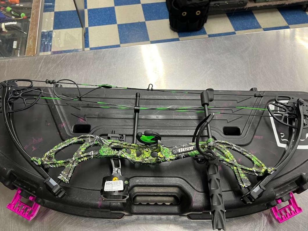 Photo of BEAR ARCHERY CRUZER G-2 COMPOUND BOW PACKAGE 